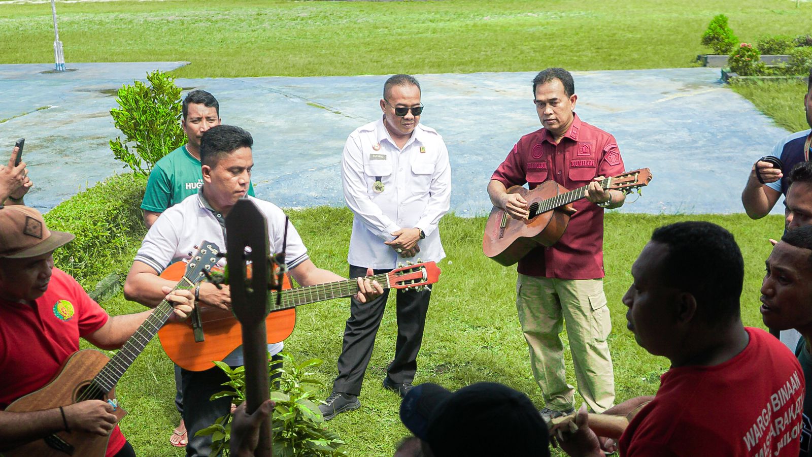 Main Alat Musik Yangere Bersama Narapidana, Kadivmin Pramoedji Dukung Kreativitas dan Kemandirian WBP